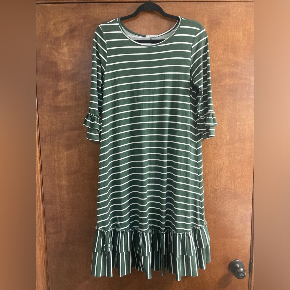 Reborn J brand women’s dress. Size medium.